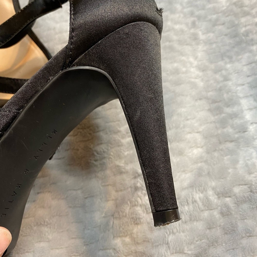 Heels - Picture 3 of 3